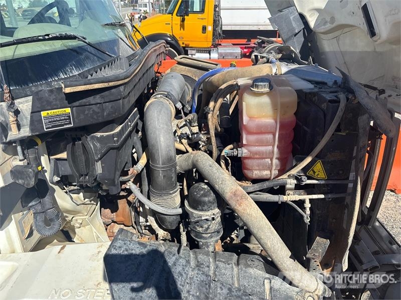 International 7400 Kamioni za vodu