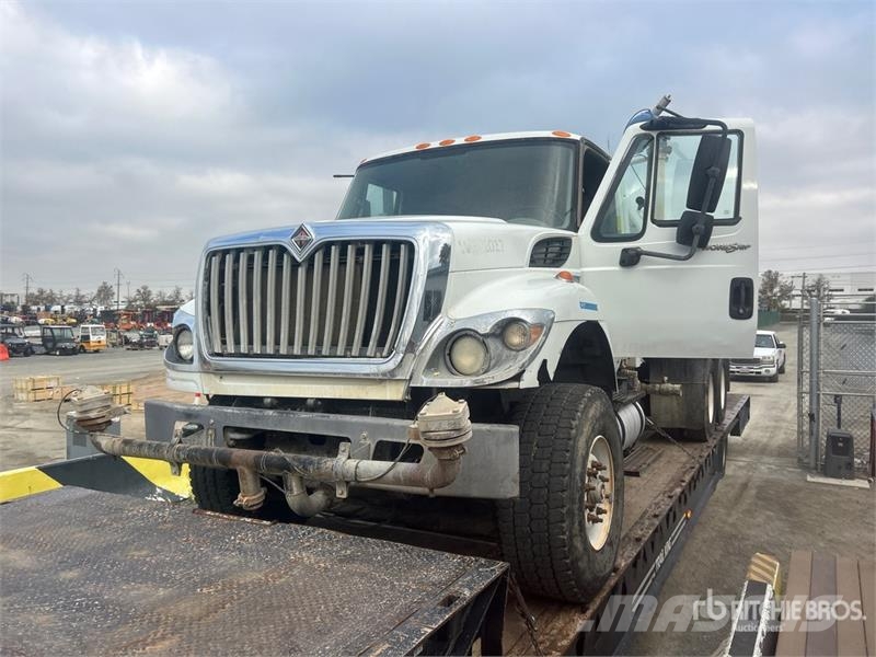 International 7400 Ūdens mašīnas