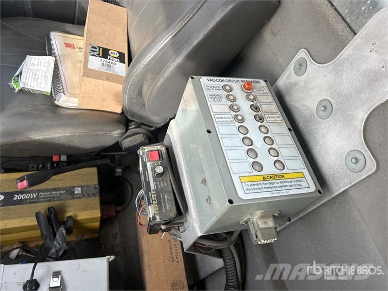 International 7400 Camion autospurgo