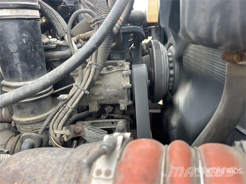 International 7400 Camion autospurgo