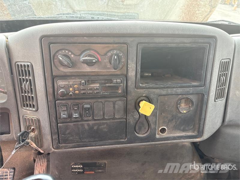International 7400 صهاريج مياه