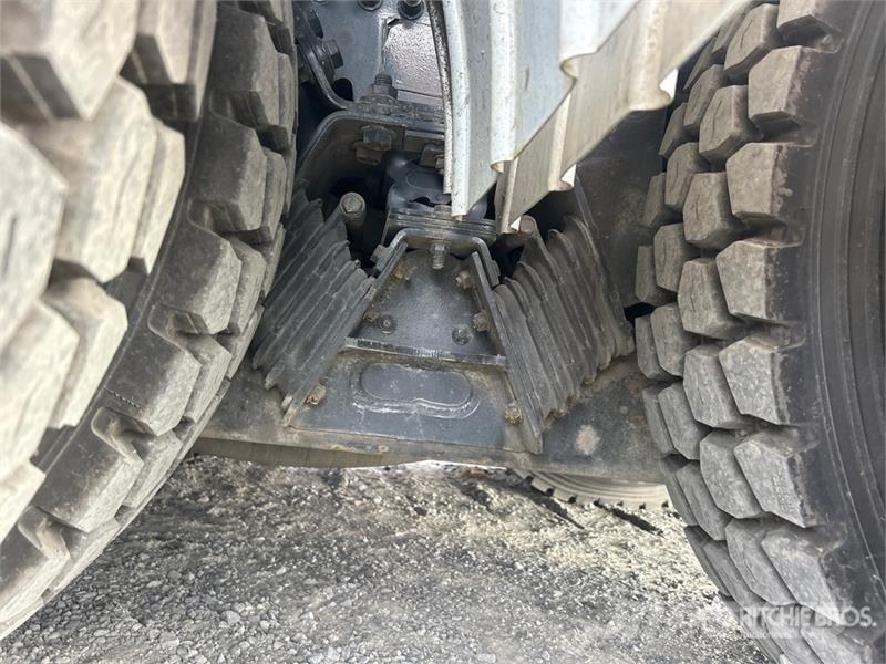 International 7400 Commercial vehicle