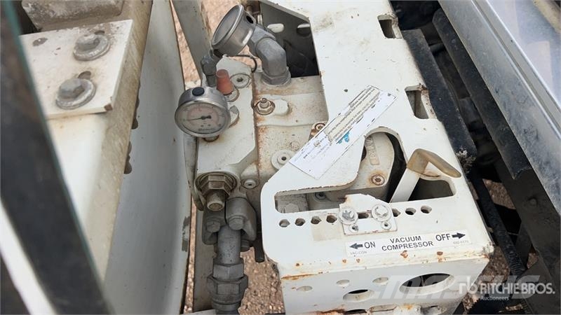 International 7400 Camion autospurgo