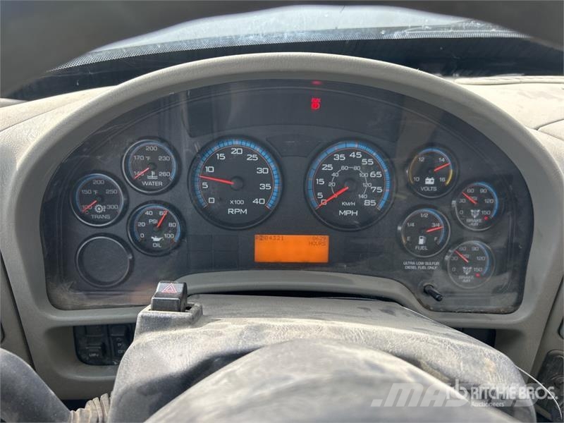 International 7400 Camion autospurgo