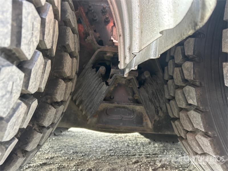 International 7400 Commercial vehicle
