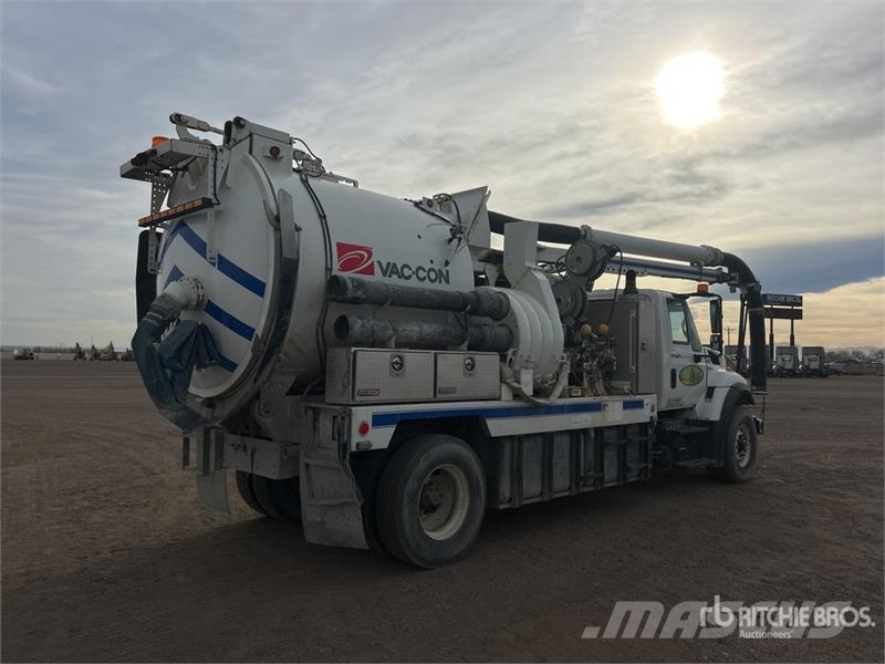 International 7400 Camion autospurgo