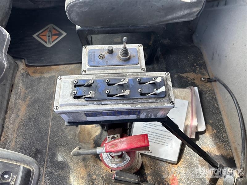 International 7400 Vízszállító teherautók