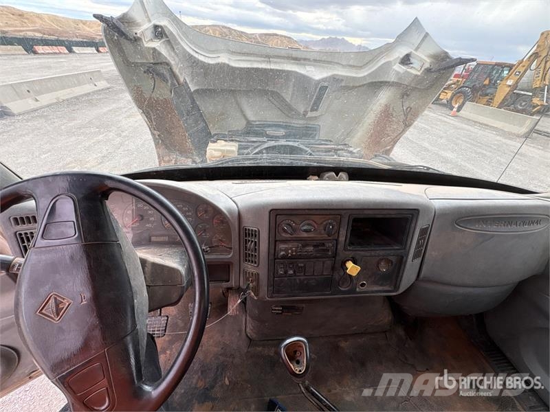 International 7400 صهاريج مياه