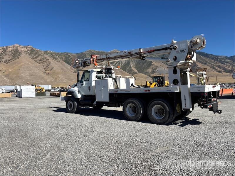 International 7400 移動式鑽機車