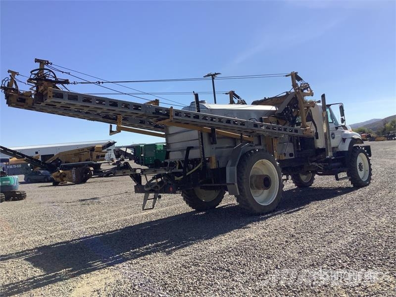 International 7400 52 ft 4x2 High Clearance Self-Propelled Spray Självgående sprutor