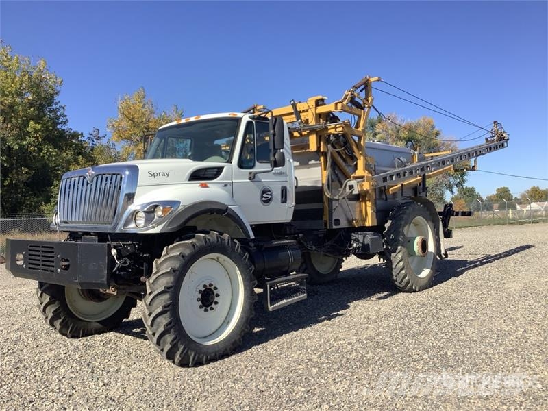 International 7400 52 ft 4x2 High Clearance Self-Propelled Spray Självgående sprutor
