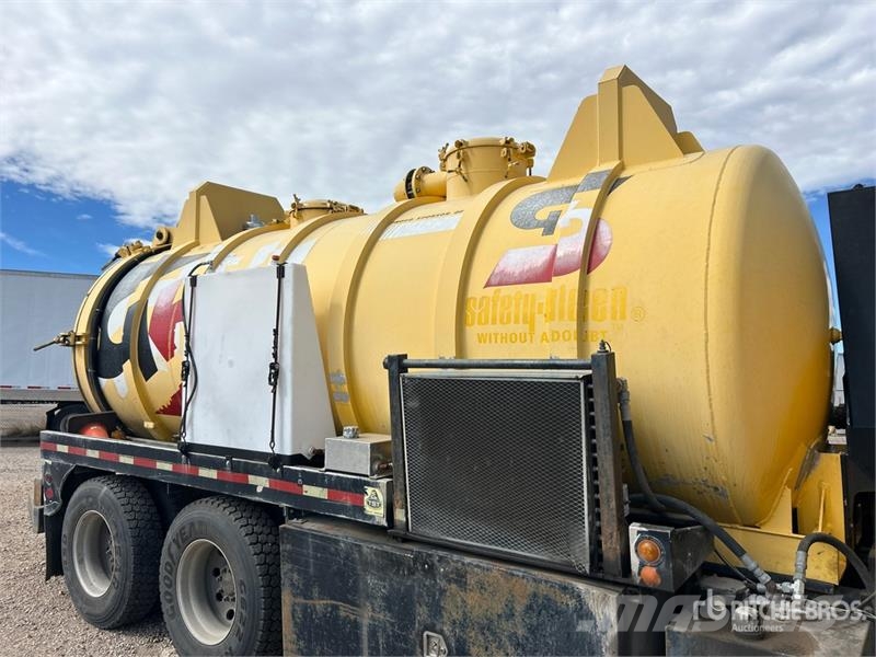 International 7400 6x4 Vacuum Tanker Truck (Inoperable) Kombinované/Čerpací cisterny
