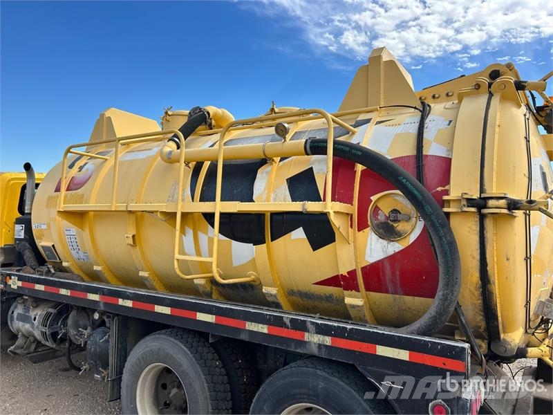 International 7400 6x4 Vacuum Tanker Truck (Inoperable) Kombinované/Čerpací cisterny
