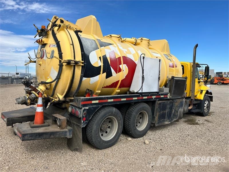International 7400 6x4 Vacuum Tanker Truck (Inoperable) Kombinované/Čerpací cisterny