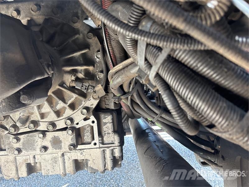 International 7500 4000 gal 6x6 Water Truck Поливальні машини