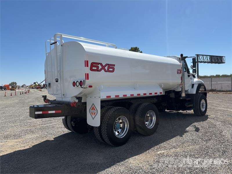 International 7500 4000 gal 6x6 Water Truck Поливальні машини