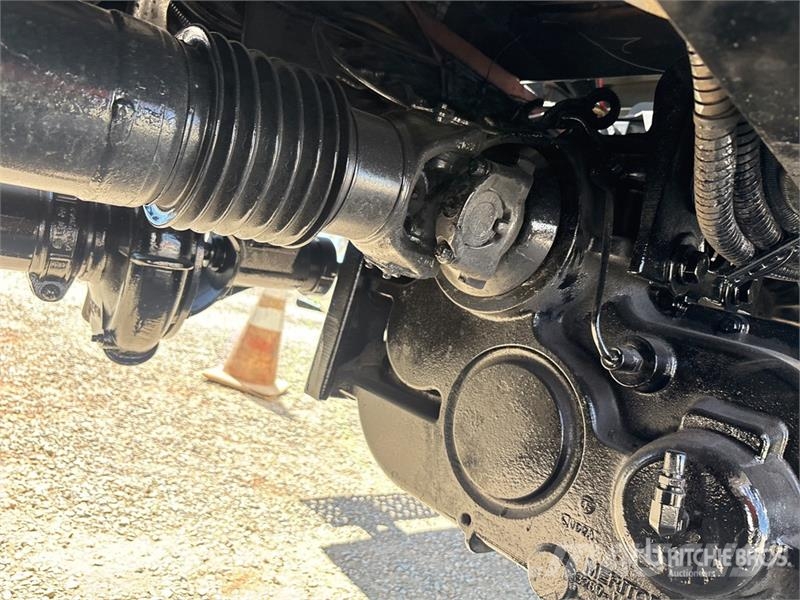 International 7500 4000 gal 6x6 Water Truck Поливальні машини
