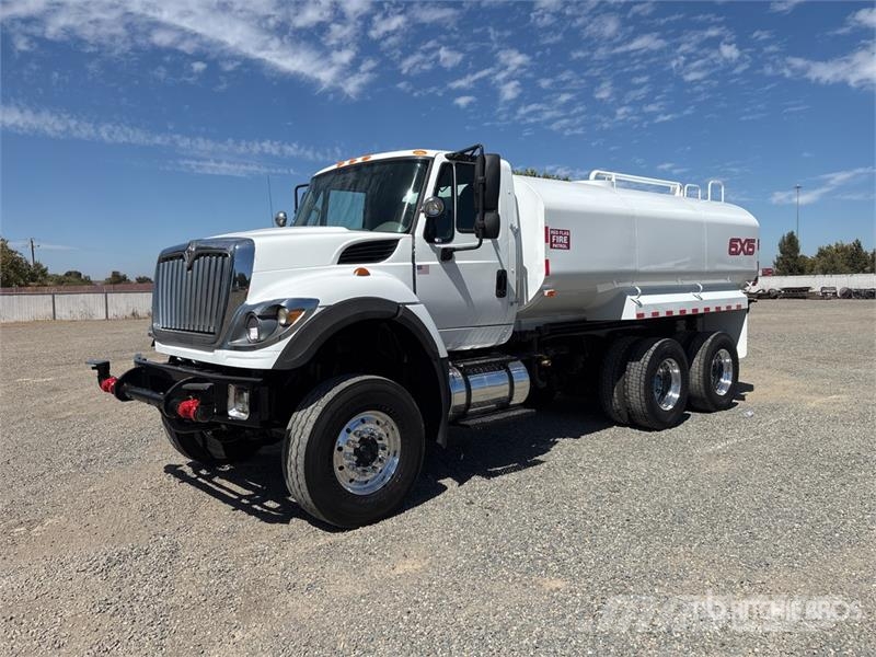 International 7500 4000 gal 6x6 Water Truck Поливальні машини