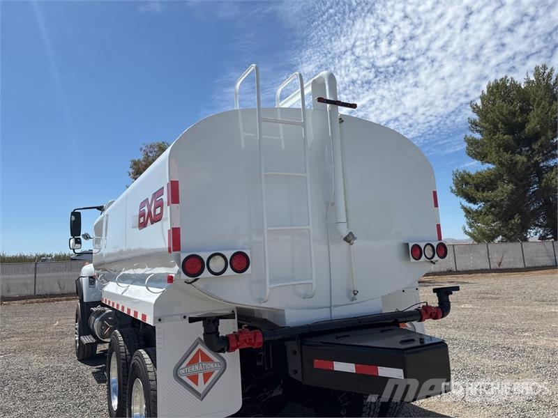 International 7500 4000 gal 6x6 Water Truck Поливальні машини