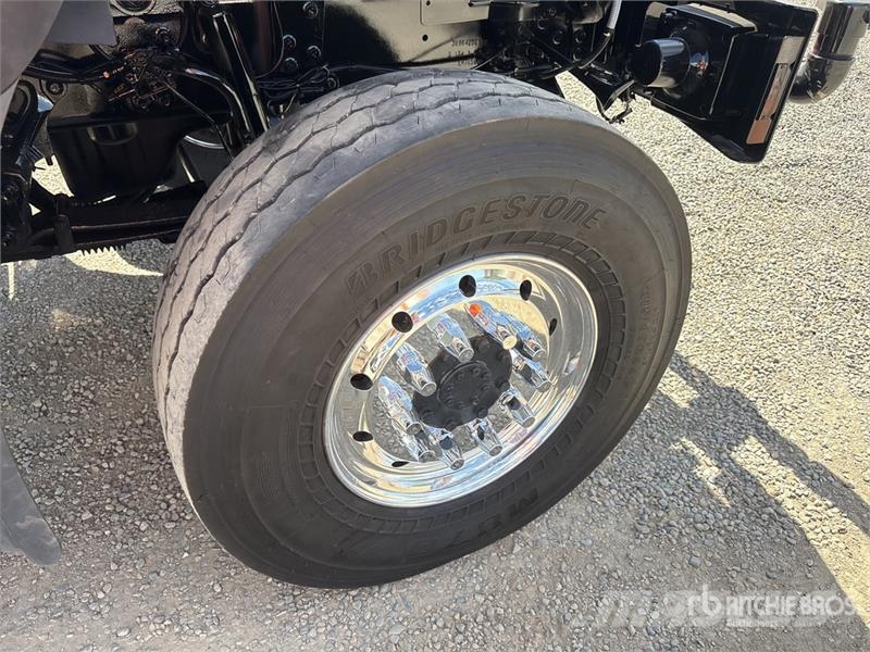 International 7500 4000 gal 6x6 Water Truck Поливальні машини
