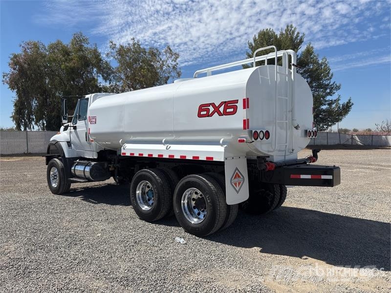 International 7500 4000 gal 6x6 Water Truck Поливальні машини