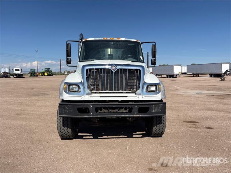 International 7600 Slamsugningsbil