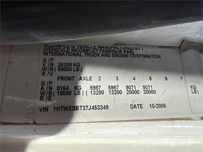 International 7600 Грузовики-платформы/боковая разгрузка