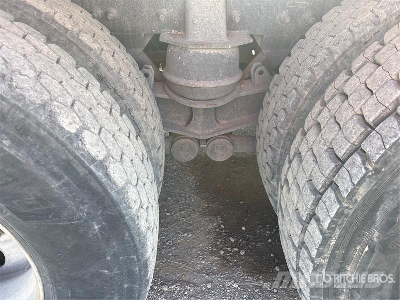 International 7600 Грузовики-платформы/боковая разгрузка