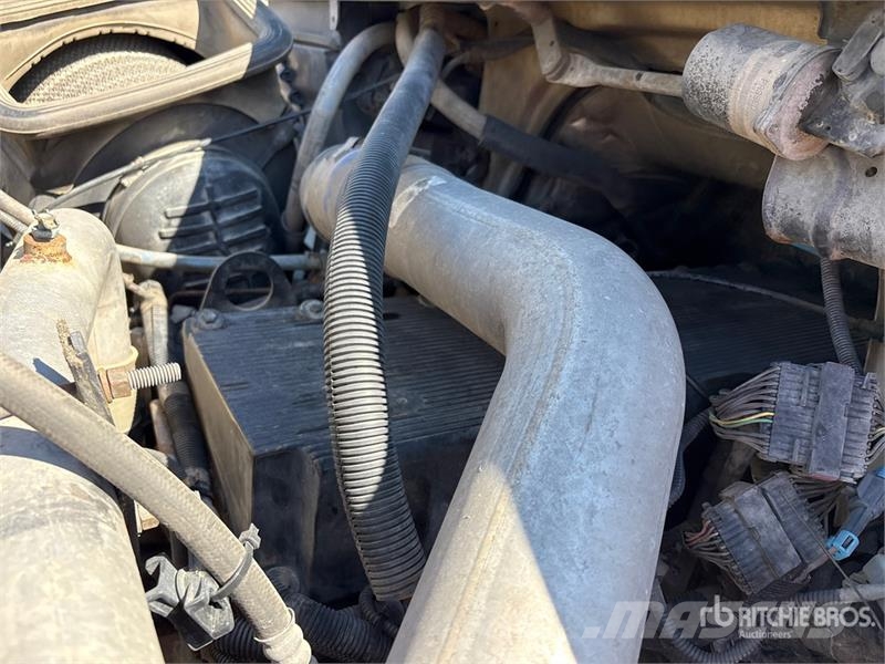 International 7600 Slamsugningsbil
