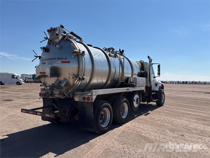 International 7600 Slamsugningsbil