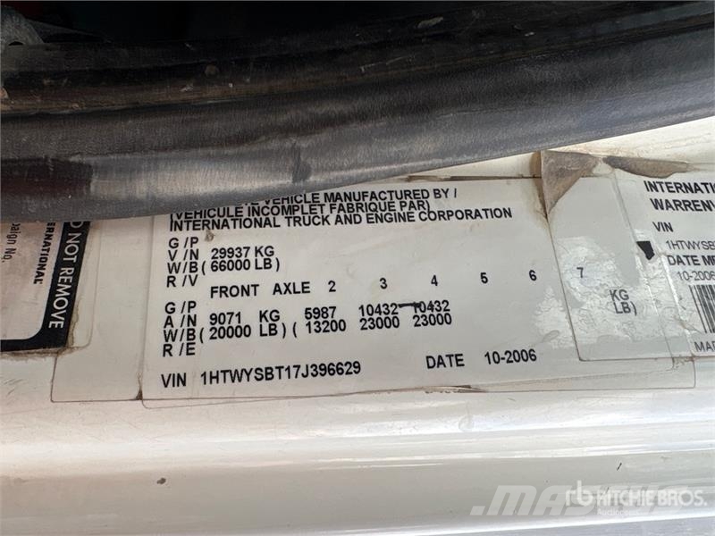 International 7600 Saug- und Druckwagen