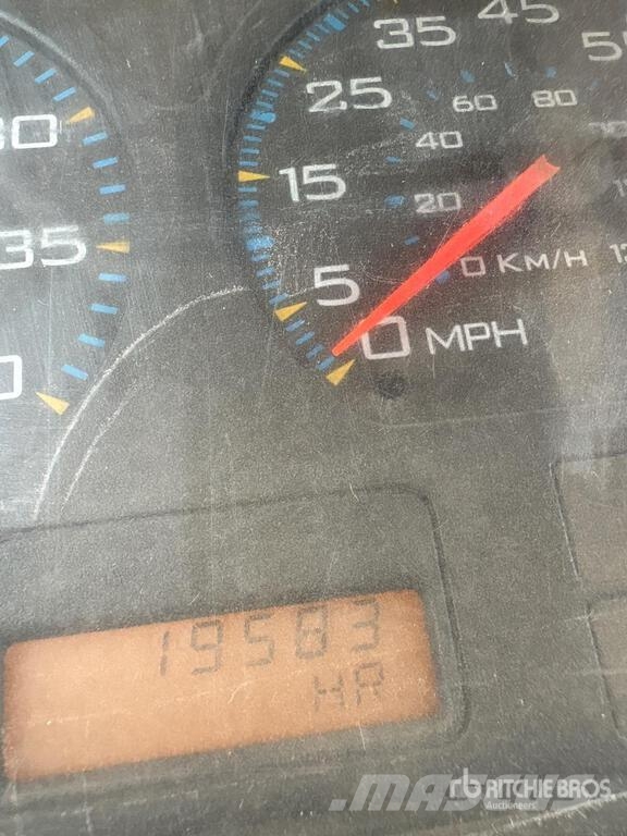 International 7600 Slamsugningsbil