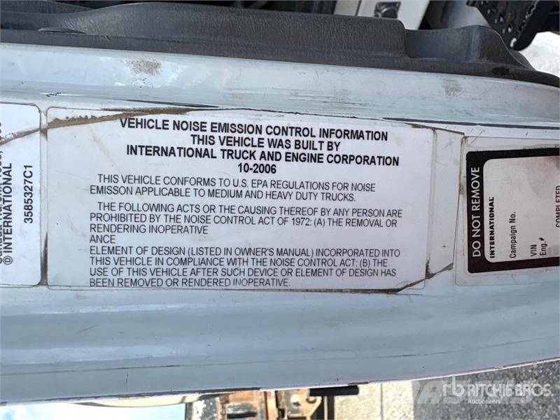 International 7600 Saug- und Druckwagen