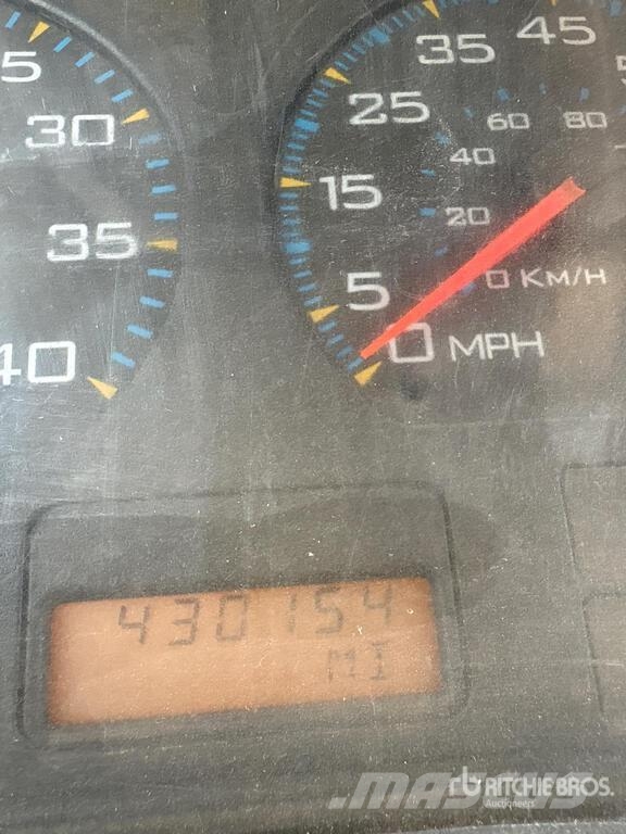 International 7600 Slamsugningsbil