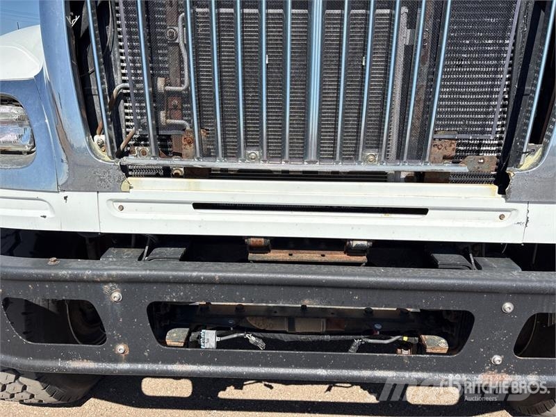 International 7600 Slamsugningsbil
