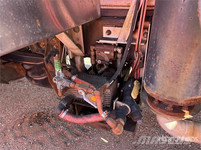 International 7600 Slamsugningsbil
