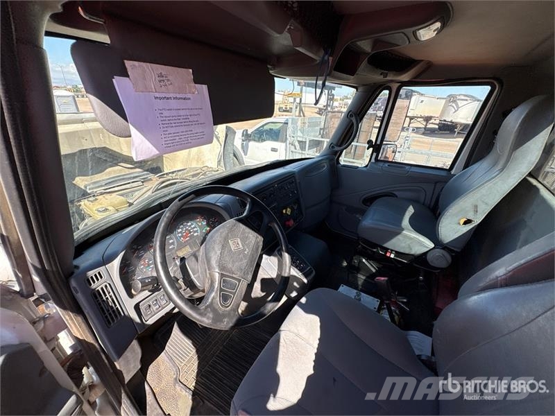International 7600 Slamsugningsbil