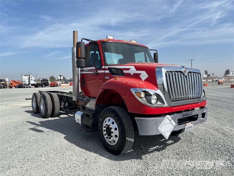 International 7600 SBA 6x4 Cab and Chassis Кабини