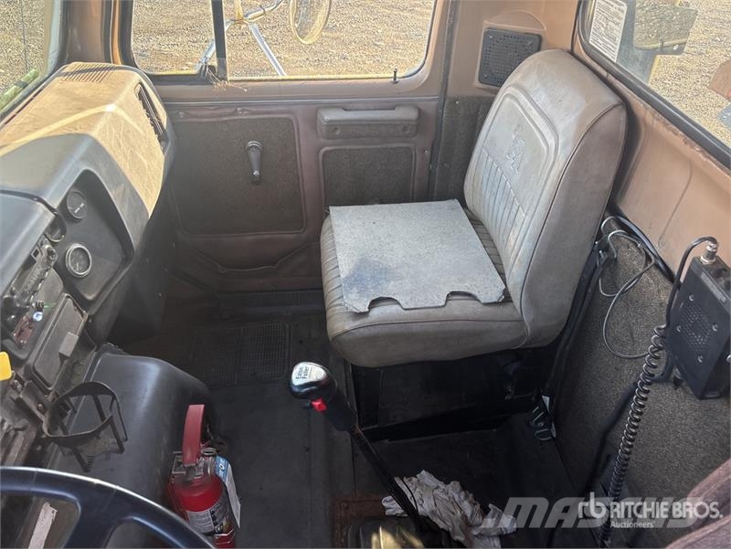 International 8500 6x4 T/A Dump Truck (Glider Kit) Damperli kamyonlar