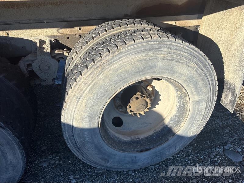 International 8500 6x4 T/A Dump Truck (Glider Kit) Damperli kamyonlar