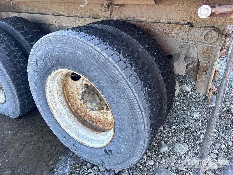 International 8500 6x4 T/A Dump Truck (Glider Kit) Damperli kamyonlar