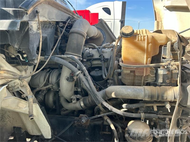 International 8600 Cabins and interior