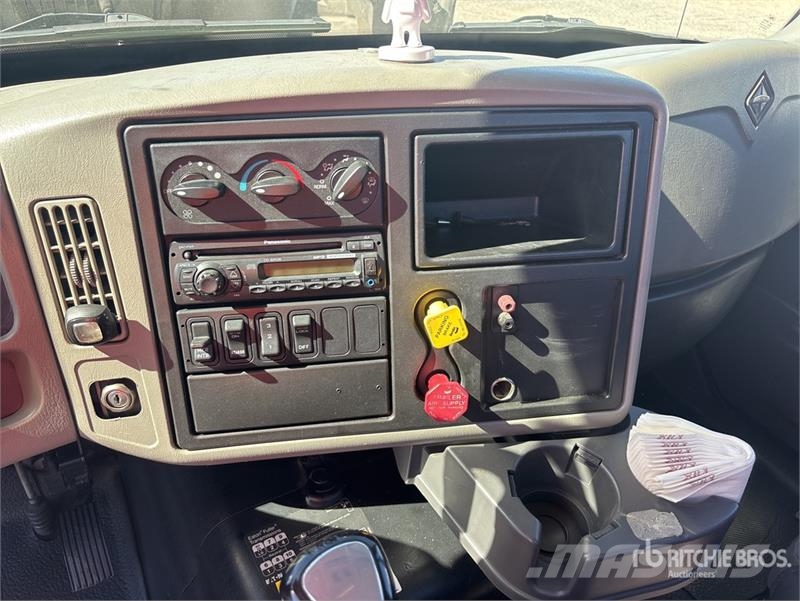 International 8600 Тягачі
