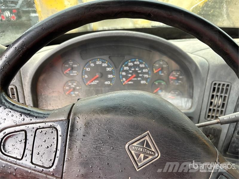 International 8600 Truck Tractor Units