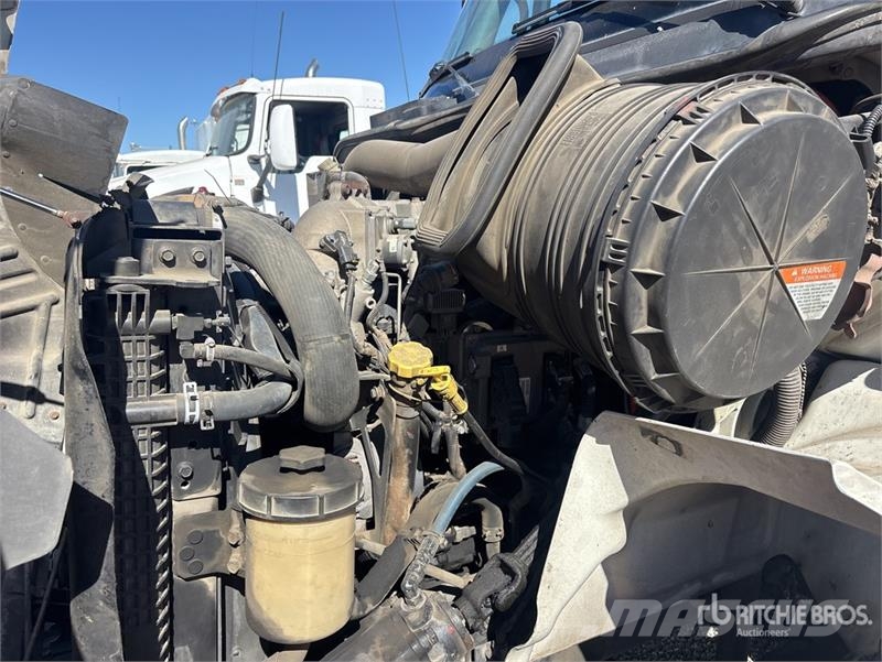 International 8600 Тягачі