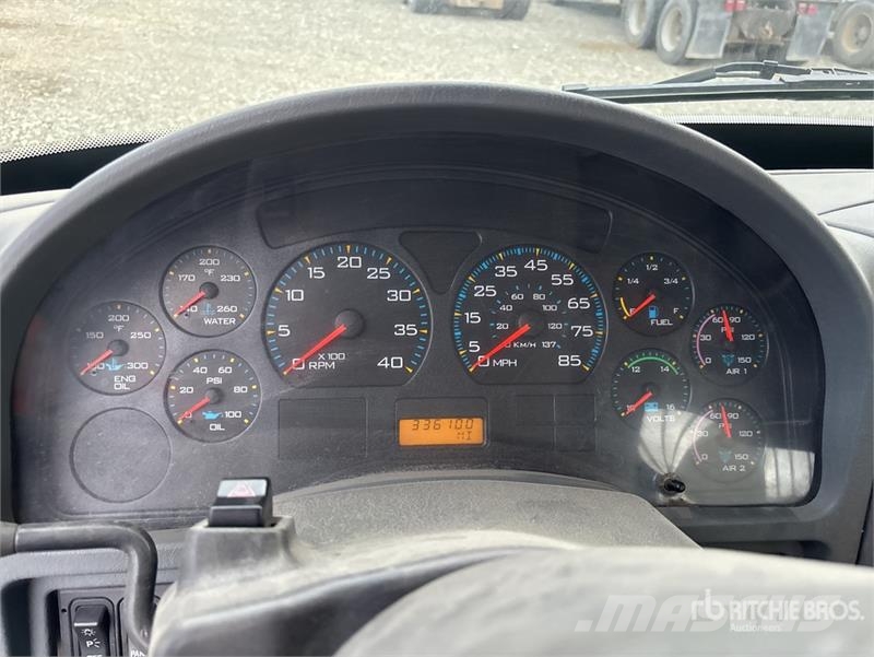 International 8600 Тягачі