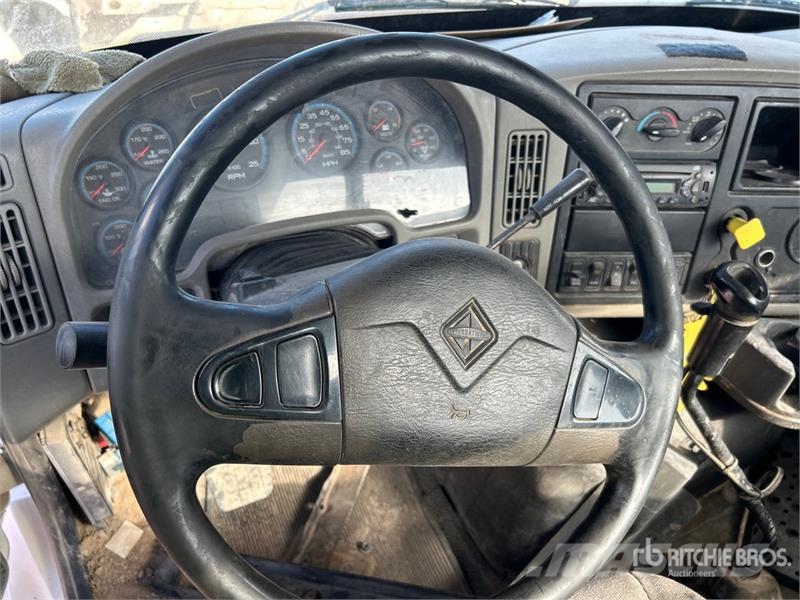 International 8600 Cabins and interior
