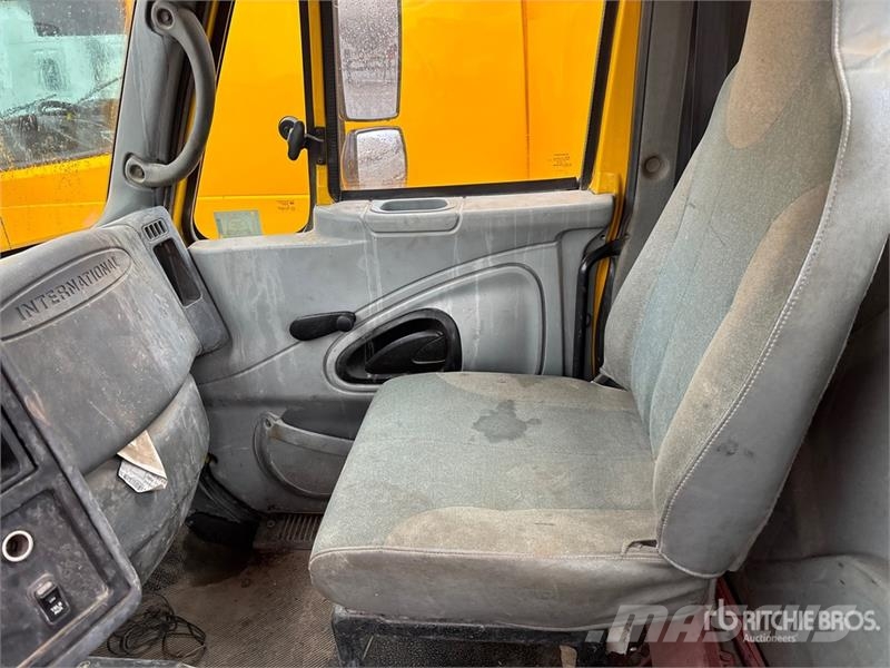 International 8600 Truck Tractor Units