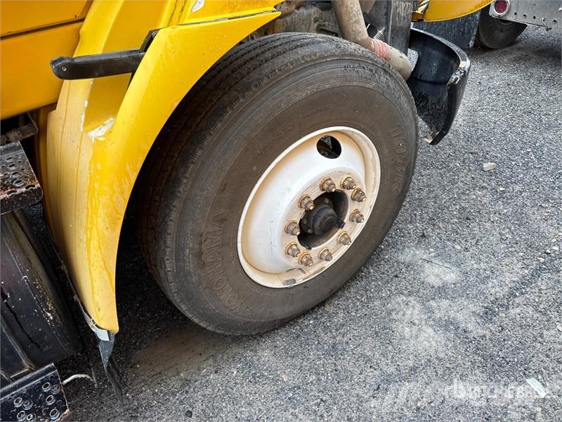 International 8600 Truck Tractor Units