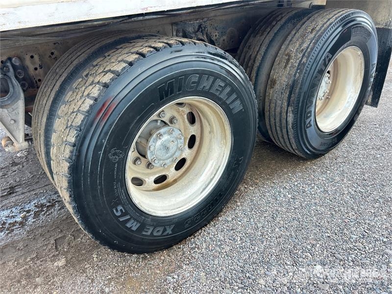 International 8600 صهاريج مياه